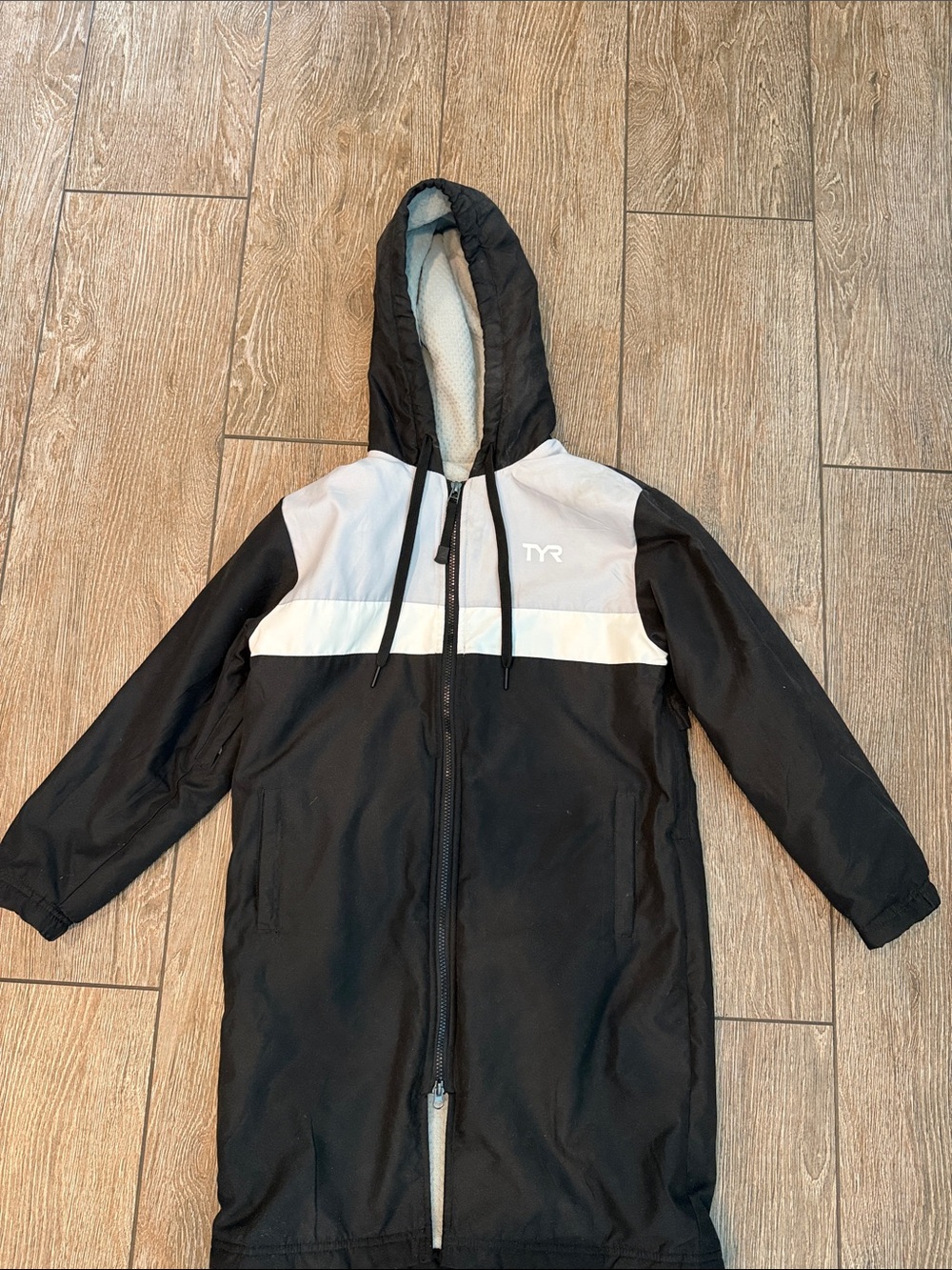 TYR Black and White Kids' Hooded Swim Parka